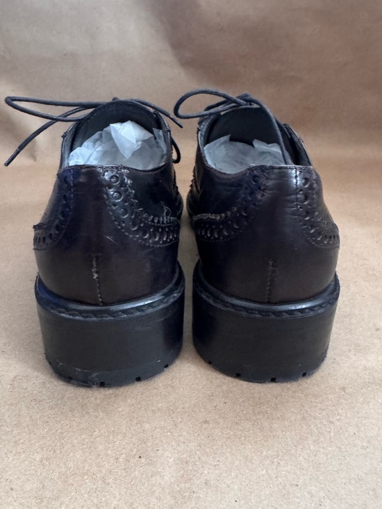 Stuart Weitzman Laddie Wingtip Lug Sole Black Leather Brogues. Size 6 - Picture 5 of 8